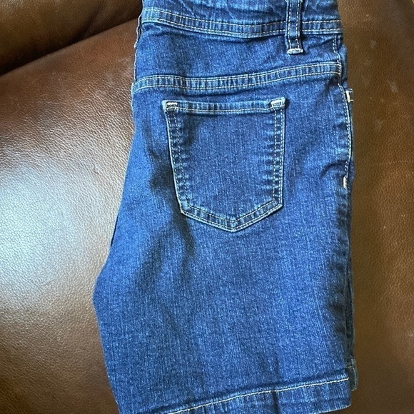 KIDS Jean Shorts - Picture 4 of 8